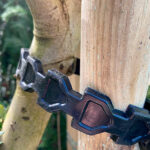 Abrazadera de plástico para Árbol con Tutor de madera