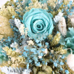 Sombrerera de Flor Seca Azul para Nacimiento Detalle
