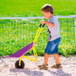 Carretilla Infantil de Stocker Herramientas de Jardín jugando