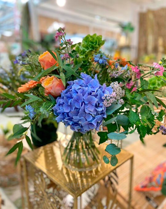 ramo-azul-melocoton-y-rosa-decoracion-interior